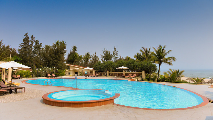 Sandy Beach Non Nuoc Resort